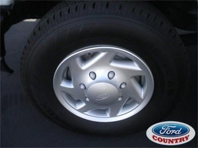 Ford Econoline 2011 photo 3