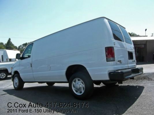 Ford Econoline 2011 photo 2