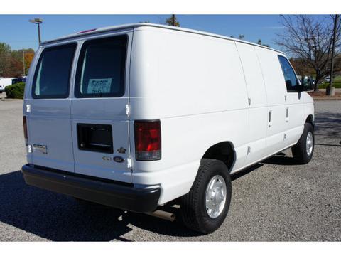 Ford Econoline 2011 photo 1