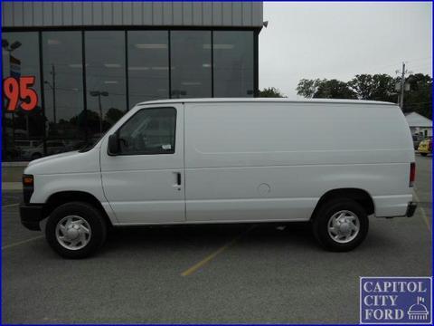 Ford Econoline 2011 photo 2