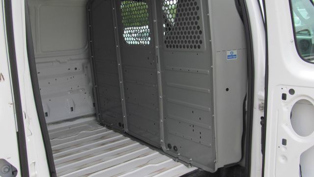 Ford Econoline 2011 photo 1