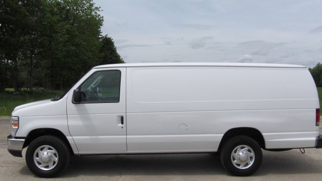Ford Econoline 2011 photo 7
