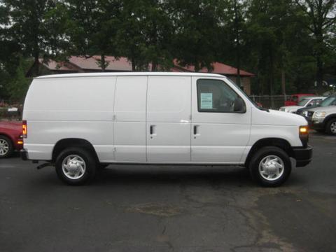Ford Econoline 2011 photo 1