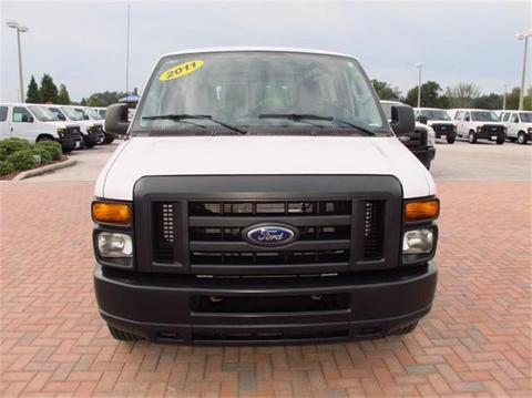 Ford Econoline 2011 photo 1