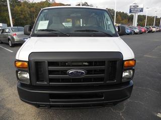 Ford Econoline 2011 photo 2