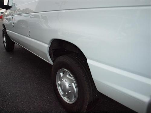 Ford Econoline 2011 photo 3