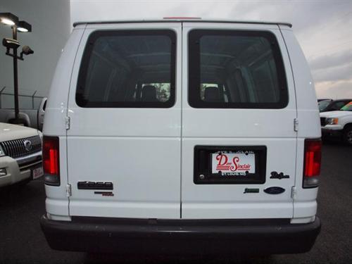 Ford Econoline 2011 photo 5