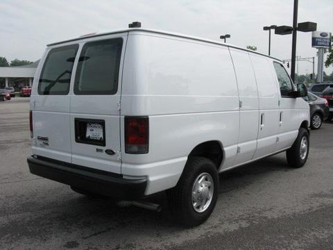 Ford Econoline 2011 photo 1