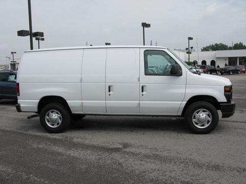 Ford Econoline 2011 photo 2