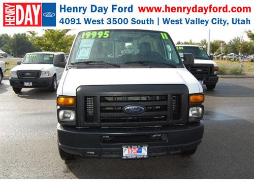 Ford Econoline 2011 photo 1