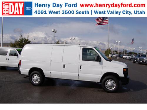 Ford Econoline 2011 photo 2