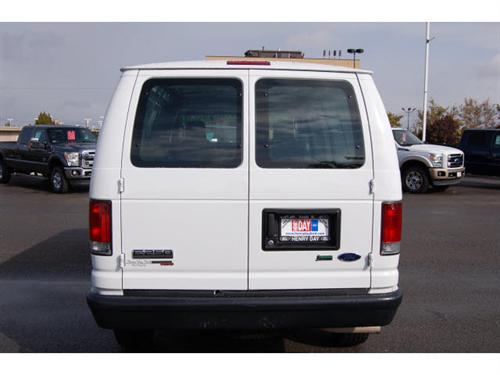 Ford Econoline 2011 photo 5