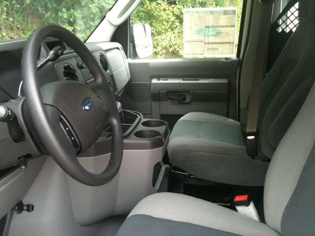 Ford Econoline 2011 photo 5