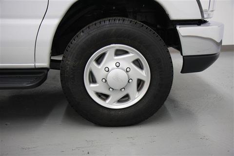 Ford Econoline 2011 photo 1