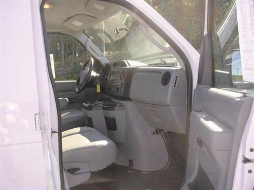 Ford Econoline 2011 photo 4