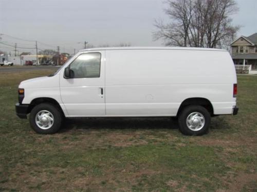 Ford Econoline 2011 photo 1