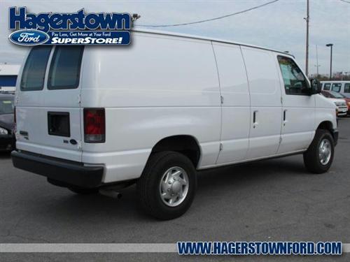 Ford Econoline 2011 photo 1