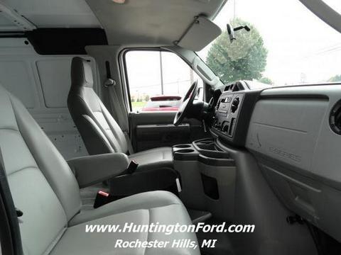 Ford Econoline 2011 photo 1