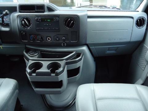 Ford Econoline 2011 photo 1