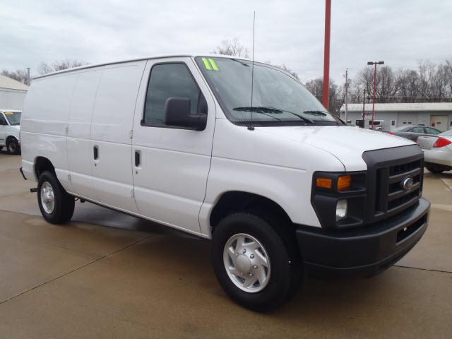 Ford Econoline 2011 photo 3