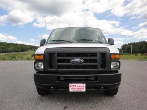 Ford Econoline 2011 photo 2