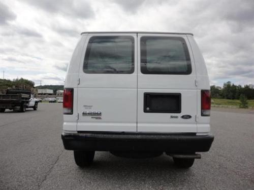 Ford Econoline 2011 photo 3