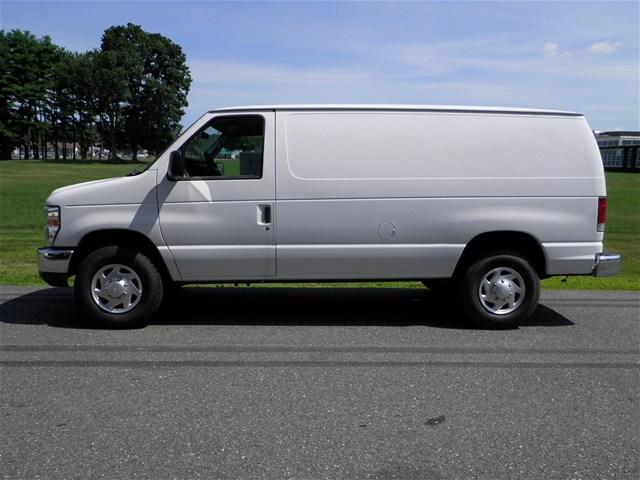 Ford Econoline 2011 photo 1