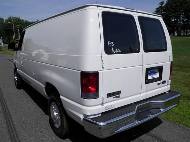 Ford Econoline 2011 photo 2