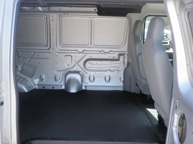 Ford Econoline 2011 photo 4
