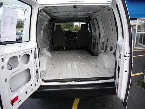 Ford Econoline 2011 photo 1