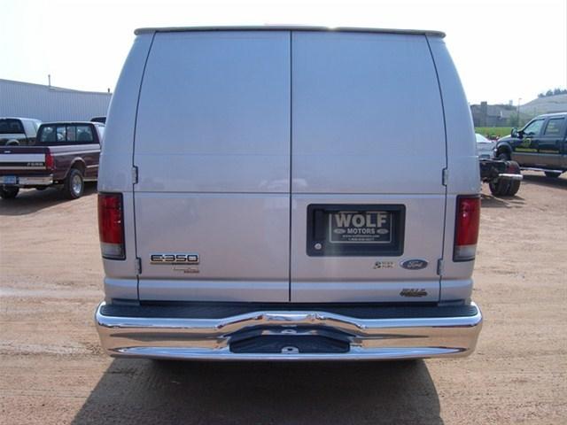 Ford Econoline 2011 photo 4