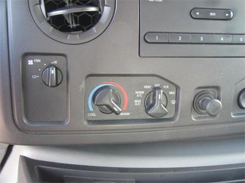 Ford Econoline 2011 photo 1