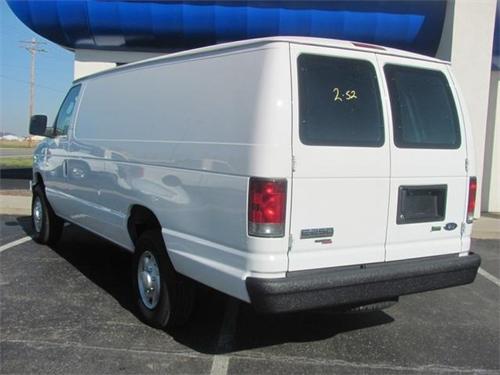 Ford Econoline 2011 photo 2