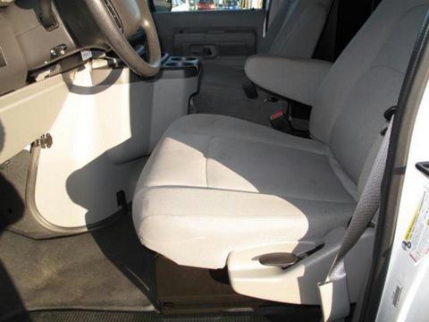 Ford Econoline 2011 photo 1