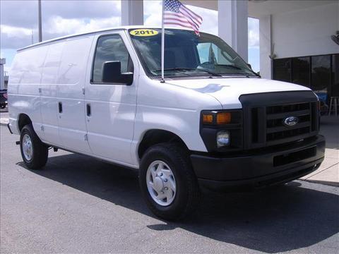 Ford Econoline 2011 photo 2
