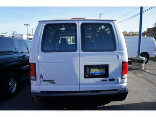 Ford Econoline 2011 photo 1
