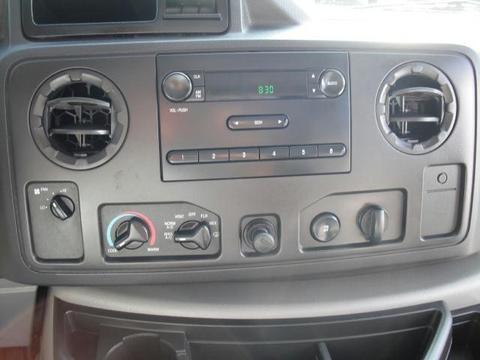 Ford Econoline 2011 photo 1