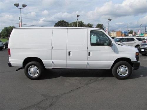 Ford Econoline 2011 photo 1