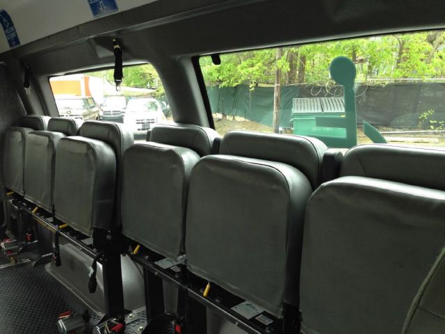 Ford Econoline 2011 photo 12