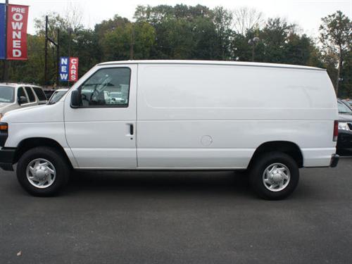 Ford Econoline 2011 photo 1
