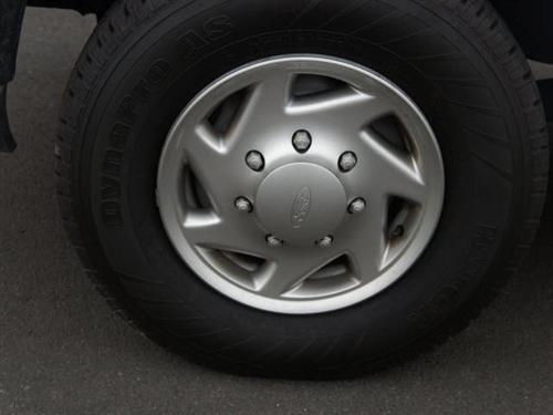 Ford Econoline 2011 photo 2