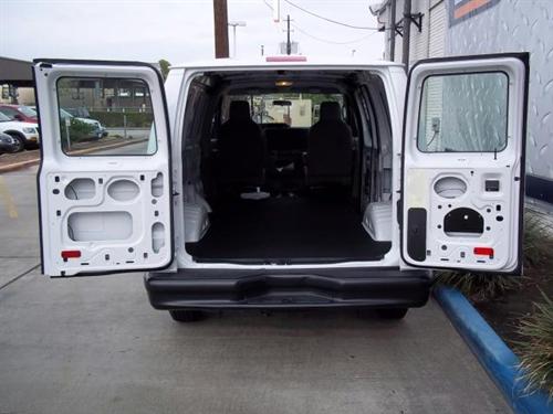 Ford Econoline 2011 photo 1