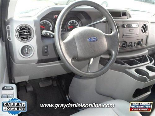 Ford Econoline 2011 photo 1