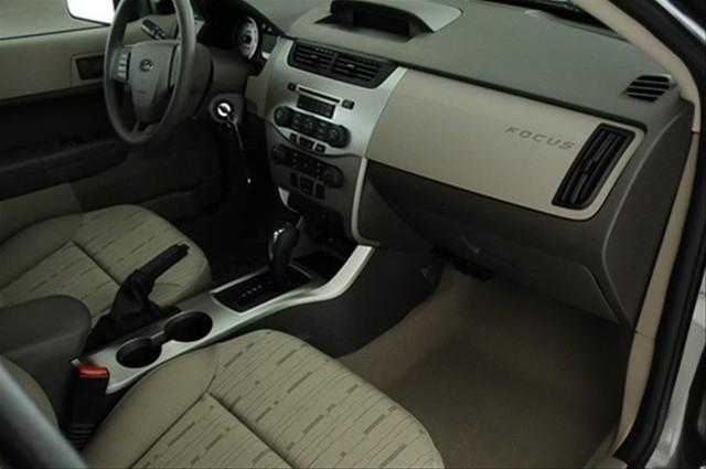 Ford Econoline 2011 photo 1