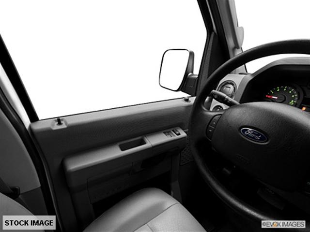 Ford Econoline 2011 photo 4
