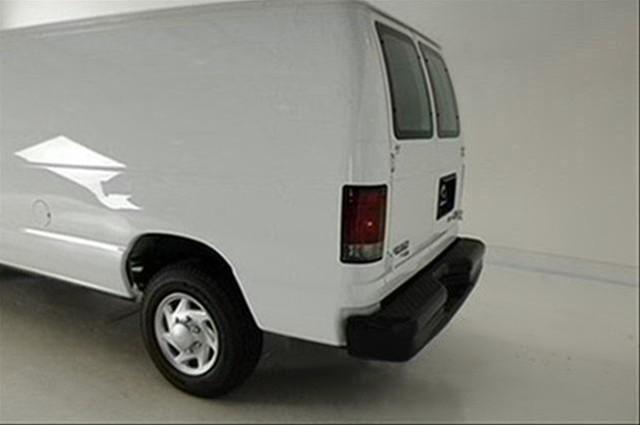 Ford Econoline 2011 photo 3