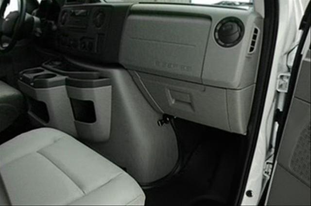 Ford Econoline 2011 photo 5