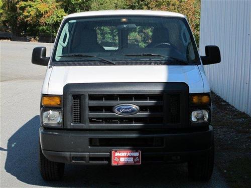 Ford Econoline 2011 photo 1