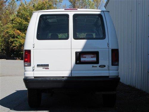 Ford Econoline 2011 photo 4
