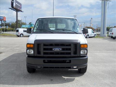 Ford Econoline 2011 photo 1